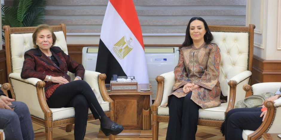 وزيرة التضامن الاجتماعي تلتقي وفد مهرجان أسوان الدولي لأفلام المرأة
