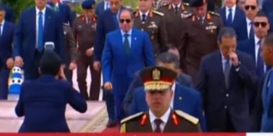 الرئيس السيسي يصل مسجد المشير طنطاوي لأداء صلاة الجمعة