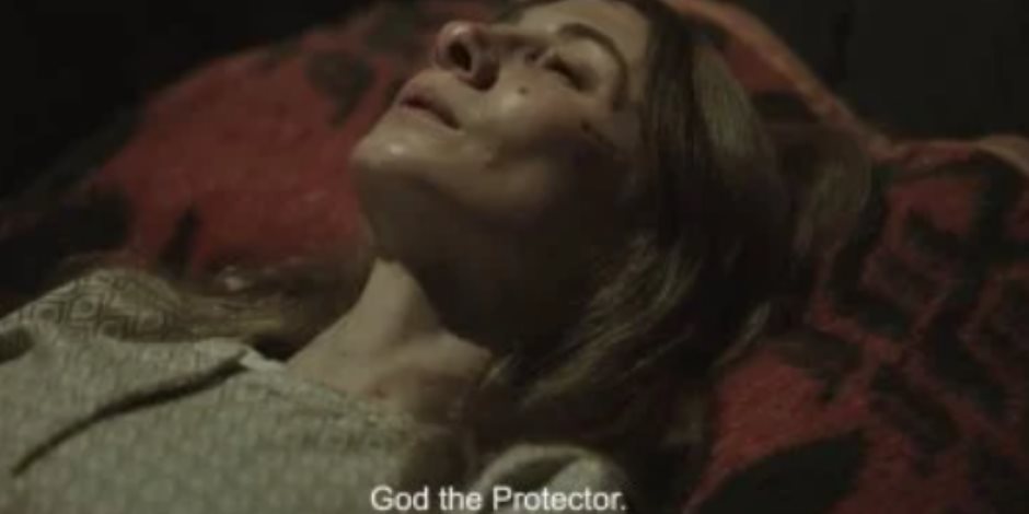 سلمى تعالج سيدة إسرائيلية وتوجه إليها كلاما حادا فى صحاب الأرض الحلقة 11