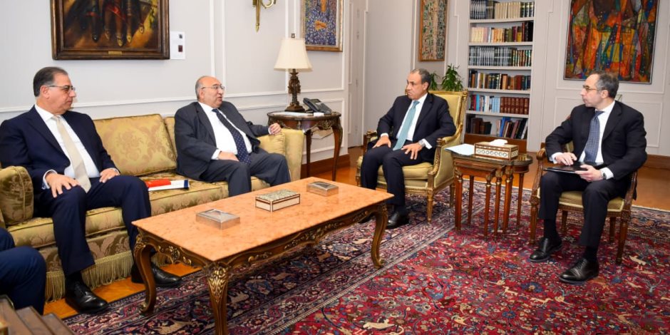 وزير الخارجية يؤكد على أهمية تكثيف الزيارات الميدانية للمحافظات الأكثر تصديراً لتدفقات الهجرة غير الشرعية