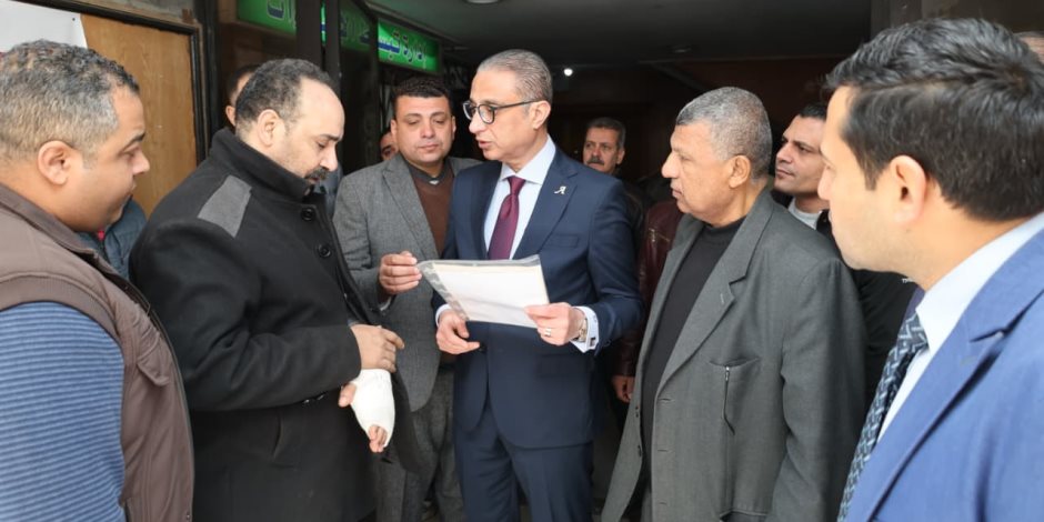 محافظ الجيزة يتفقد مقر هيئة النظافة والتجميل بالجيزة لمتابعة انتظام العمل