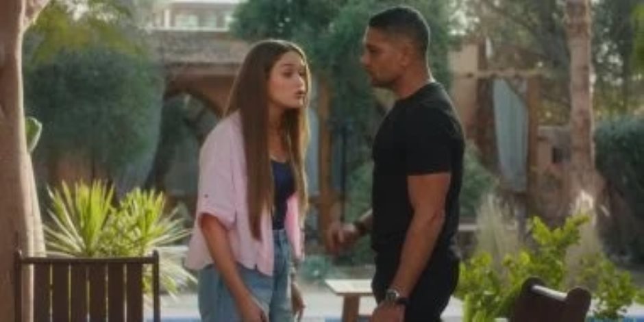 مسلسل اتنين غيرنا الحلقة ١٢.. آسر ياسين يكتشف علاقة شقيقة علياء العاطفية