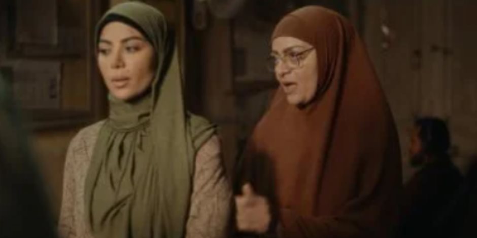 رأس الأفعى الحلقة 12.. هبة عبد الغنى تعنف كارولين عزمى بسبب كثرة أسئلتها