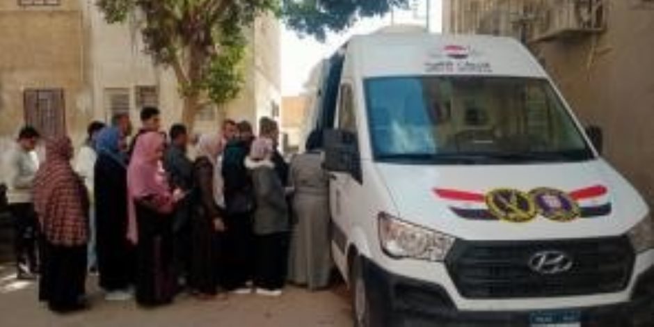 «الأحوال المدنية» يواصل إيفاد القوافل المجهزة لتيسير إجراءات حصول المواطنين على الخدمات الشرطية بالمحافظات