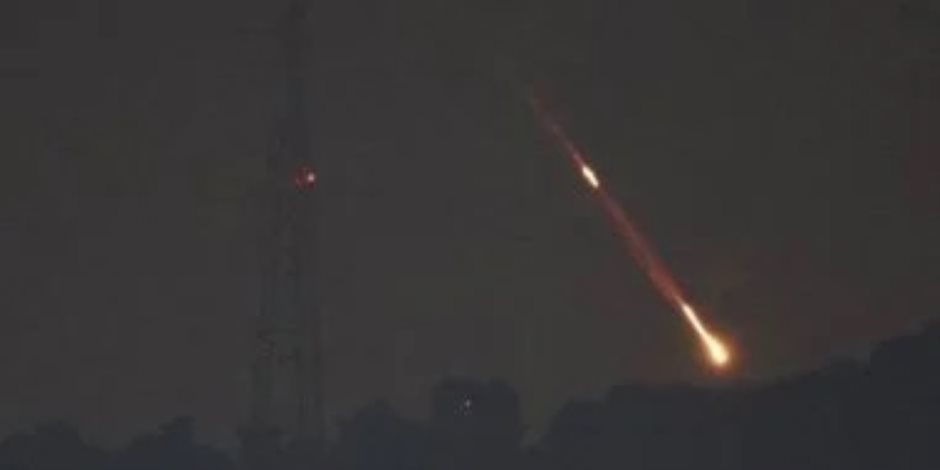 حزب الله يطلق صواريخ باتجاه شمال إسرائيل لأول مرة منذ اتفاق وقف إطلاق النار