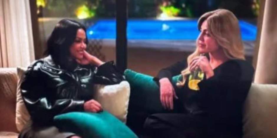 مسلسل توابع الحلقة 12.. شهيرة تأخذ مهدئات وليلى تظهر لها