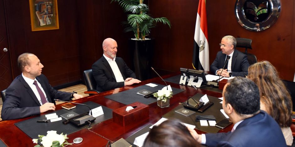 الهيئة العامة للاستثمار وبنك HSBC يبحثان خطط الترويج الخارجي للاستثمار في مصر