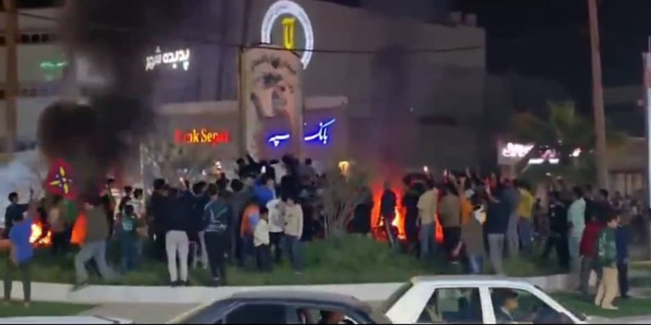 انفجار الأوضاع في العراق.. مسيرات تستهدف قاعدة مطار أربيل وصدامات دامية في بغداد