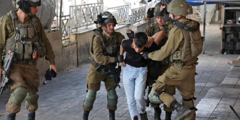 تحت وطأة "التطهير العرقي".. حملة اعتقالات واسعة في رام الله وتصعيد استيطاني "غير مسبوق" في القدس والأغوار