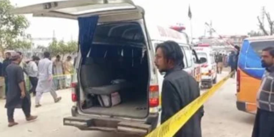 مقتل 10 أشخاص خلال اقتحام متظاهرين للقنصلية الأمريكية في باكستان