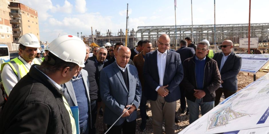 وزير النقل يتفقد مشروع مترو الإسكندرية والإنجاز يصل 14% فى تصنيع القطارات