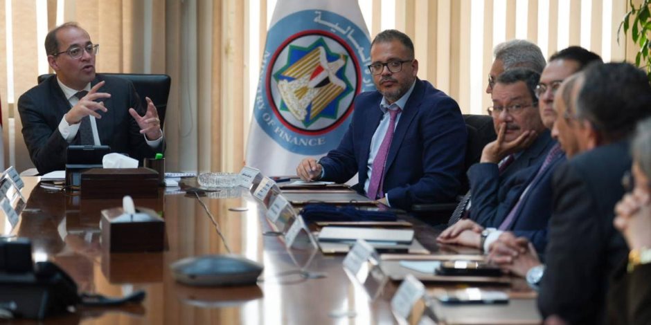 وزير المالية: نتحرك في أكثر من اتجاه لدفع مسار التسهيلات الضريبية والجمركية والعقارية.. و"موبايل أبلكيشن" للضرائب العقارية 