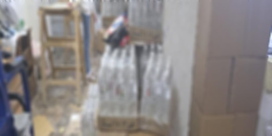 ضبط كمية كبيرة من خل الطعام المعبأ والخام مجهولة المصدر داخل مصنع فى الإسكندرية