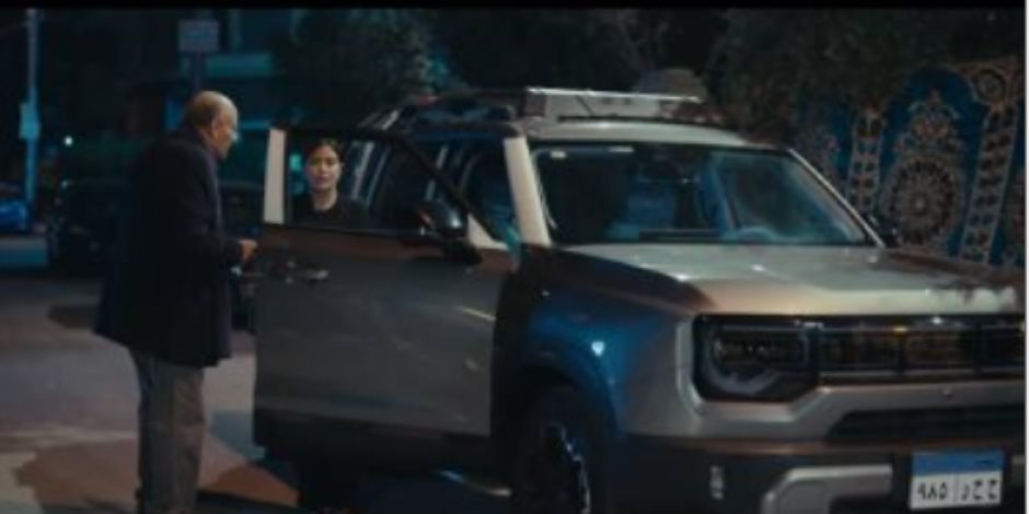 مسلسل اللون الأزرق الحلقة 2.. آمنة ترفض الحديث مع والدها وأدهم يتدارك الموقف