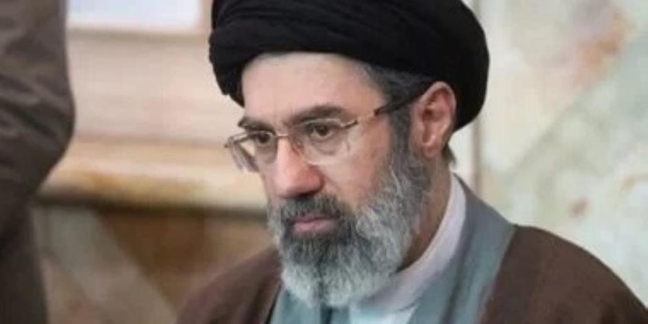 من هو مجتبى خامنئي المرشد الأعلى وزعيم إيران الجديد؟