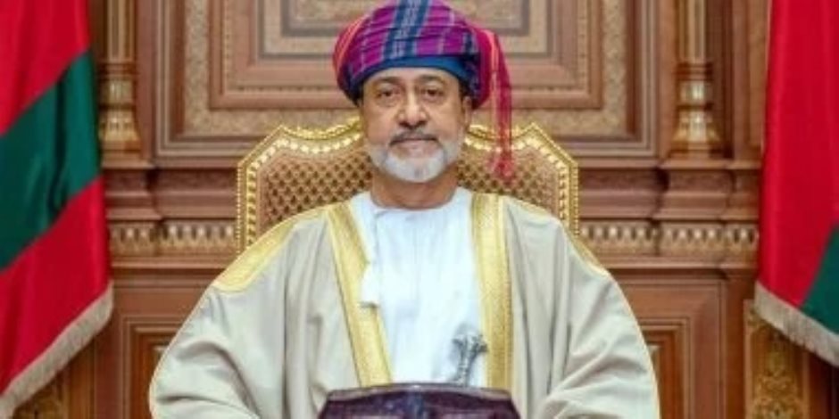 سلطان عمان يهنئ مجتبى خامنئي لاختياره مرشدا على إيران