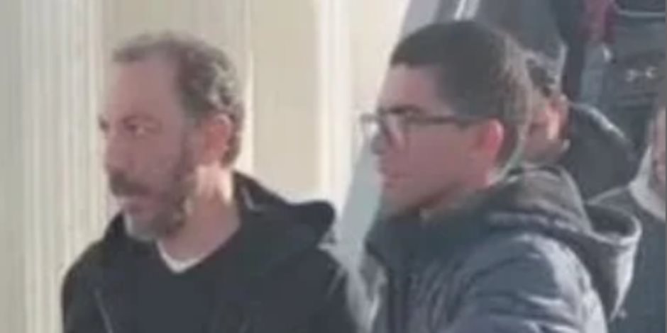  الحلقة 8.. مواجهة ساخنة بين علي الطيب وطارق لطفي بسبب توك توك فى مسلسل فرصة أخيرة 