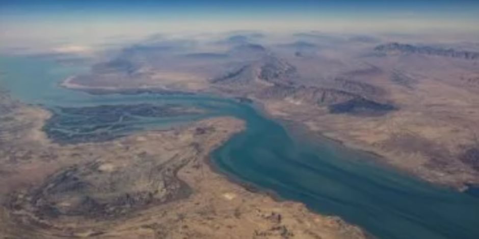 واشنطن ترصد تحركات إيرانية لزرع ألغام في مضيق هرمز