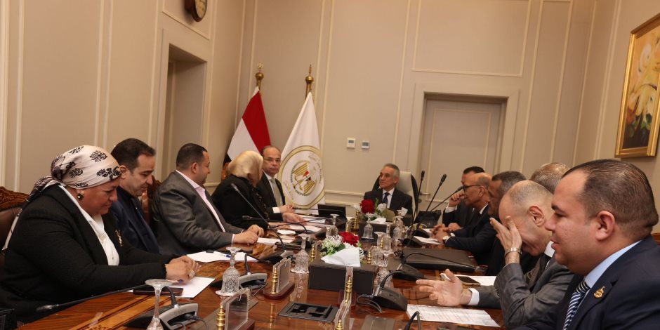 وزير العدل يلتقي أعضاء مجلسي النواب والشيوخ لتعزيز التعاون بين السلطتين