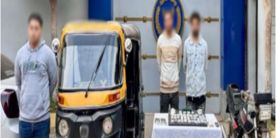 كشف ملابسات فيديو متداول لعاطلان يرويجان المواد المخدرة في بني سويف