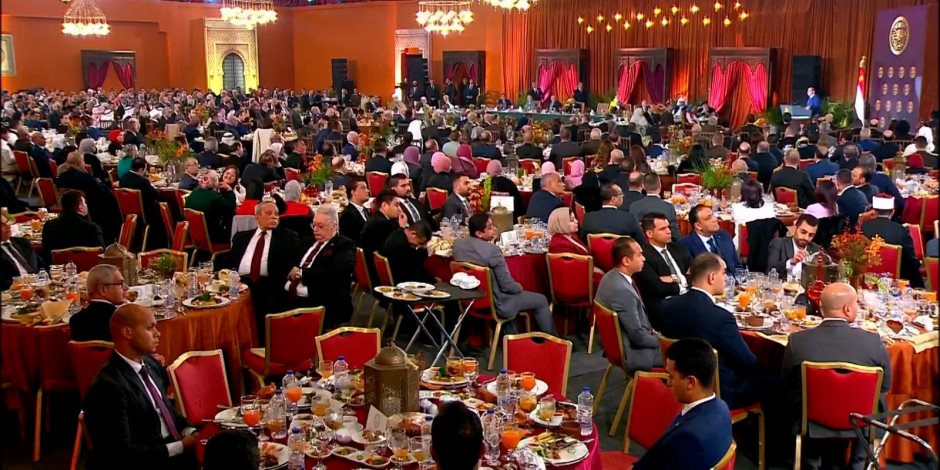 الرئيس السيسي: يجب أن نكون مع بعض ويجب أن نخلي بالنا لأن المنطقة تتغير…. وأن بعض البلاد تضيع بسبب حسابات خاطئة