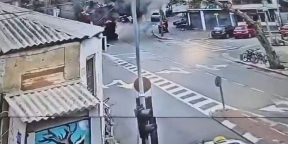 الشرطة الإسرائيلية تنشر فيديو لسقوط صاروخ عنقودي في تل أبيب