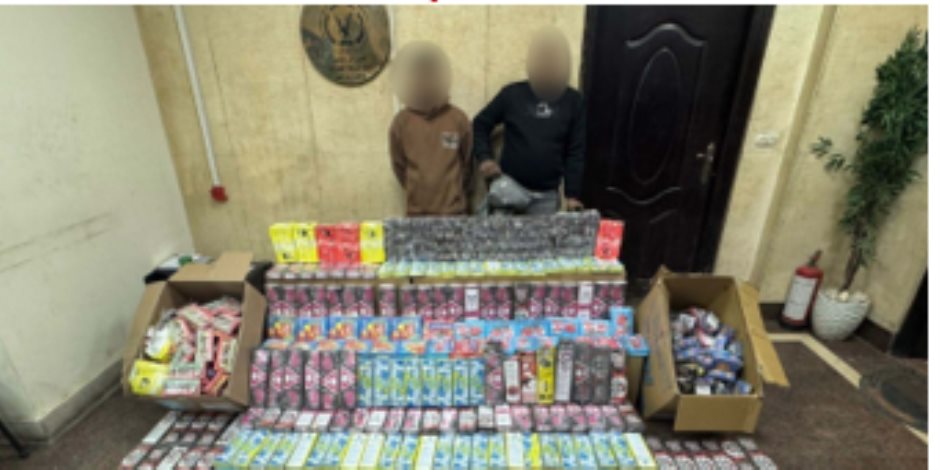 ضبط شخصين بالقاهرة لقيامهما بتصنيع الألعاب النارية وبحوزتهما مليون قطعة 