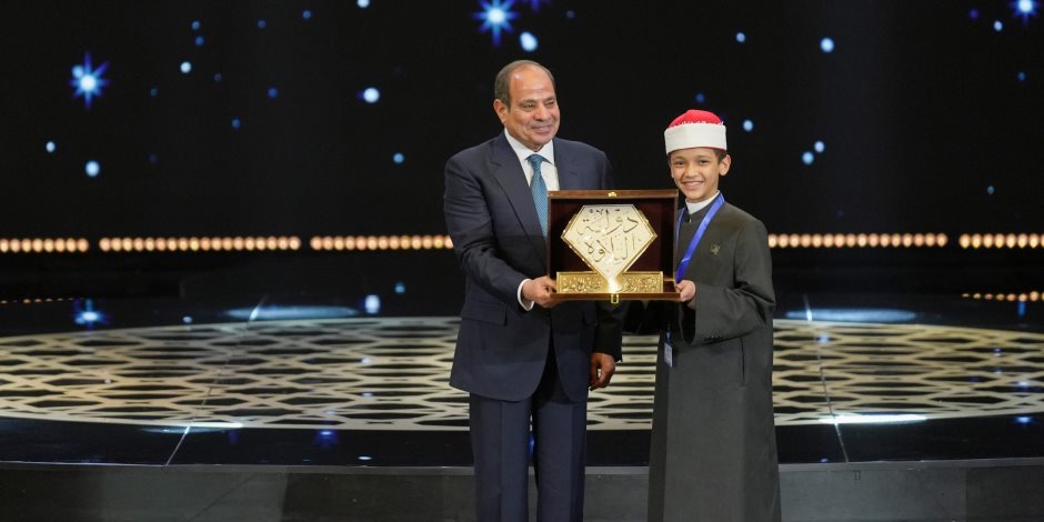 عمر على يفوز بلقب الموسم الأول من برنامج دولة التلاوة بتصويت الجمهور - صور