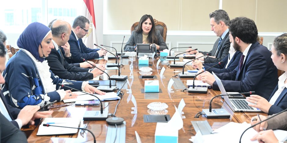 وزيرة الإسكان تبحث مع امسؤول بالبنك الأوروبي تعزيز أوجه التعاون المشترك