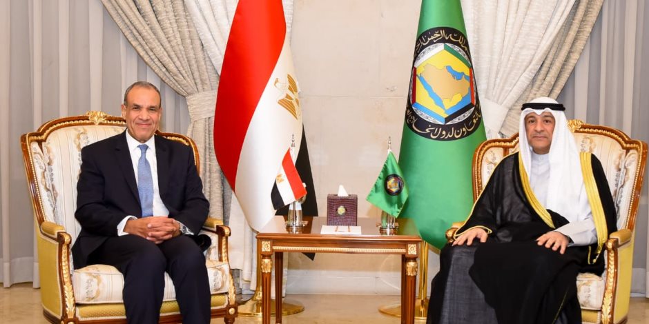 وزير الخارجية يعقد لقاءً مع أمين عام مجلس التعاون الخليجي بالرياض لبحث خفض التصعيد وتعزيز آليات العمل العربي المشترك