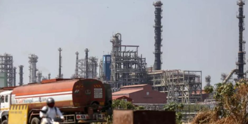 النفط الروسي يُشعل الخلاف.. أوروبا تنتقد "تراجعات" ترامب النفطية وتواجه شبح "مجاعة عالمية" بسبب هرمز