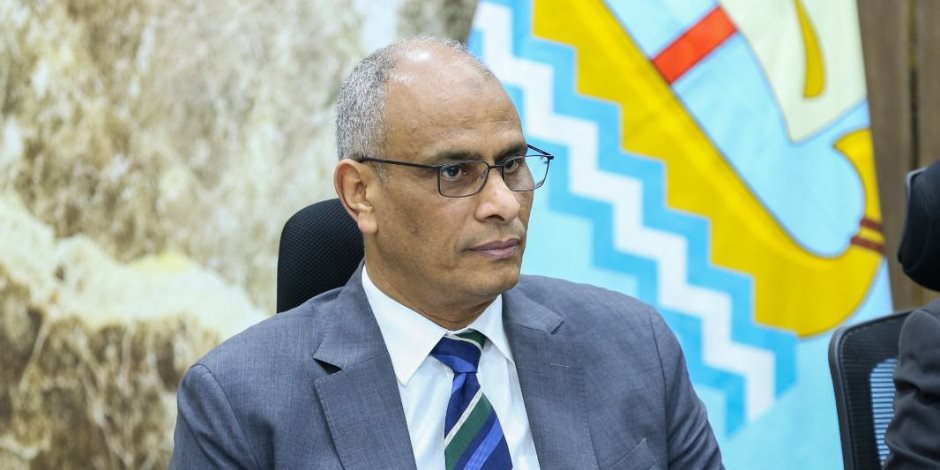 محافظ كفرالشيخ يعلن توقف حركة الملاحة والصيد بميناء البرلس لسوء الأحوال الجوية