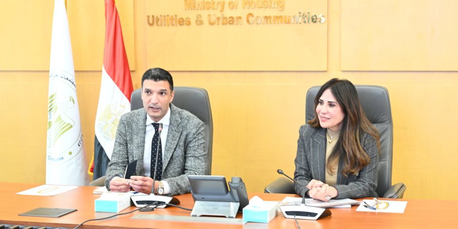 وزيرا الإسكان والصناعة يبحثان سبل التعاون المشترك في ملف تطوير المناطق الصناعية بما يدعم الصناعة والمصنعين