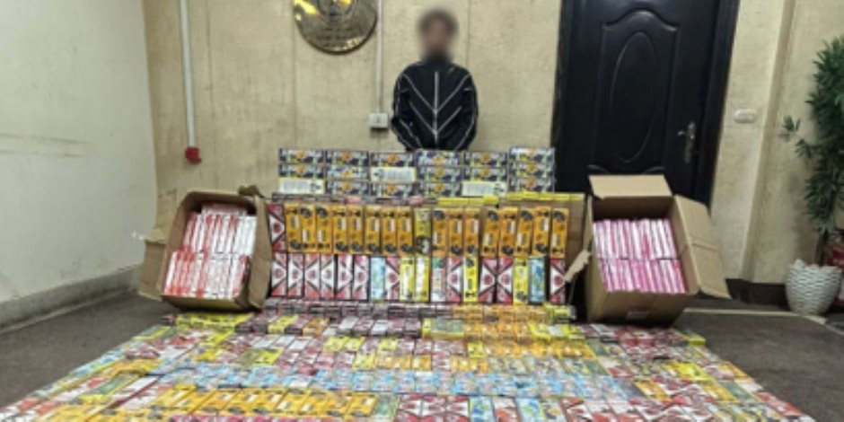أمن القاهرة يضبط شخص يتاجر فى الألعاب النارية وبحوزته مليون قطعة 