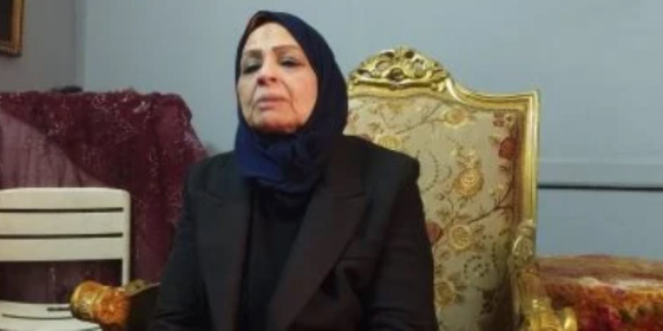 من الترمل إلى التكريم.. الأم المثالية بالمنيا تكشف قصة كفاح مؤثرة بعد وفاة زوجها وتربية طفلين بمفردها