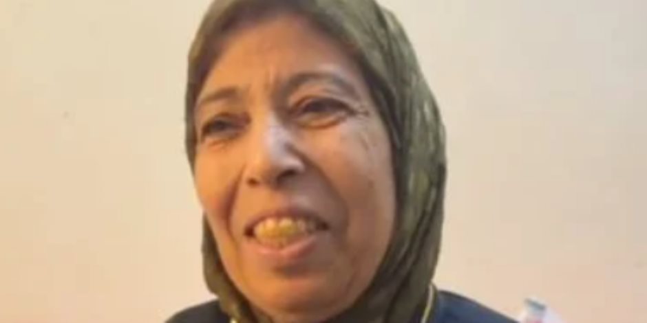 زوجها اختفى منذ 29 عامًا.. الأم المثالية بقنا تكشف رحلة كفاح طويلة: ربيت أولادي بالهاند ميد وحلمي الحج