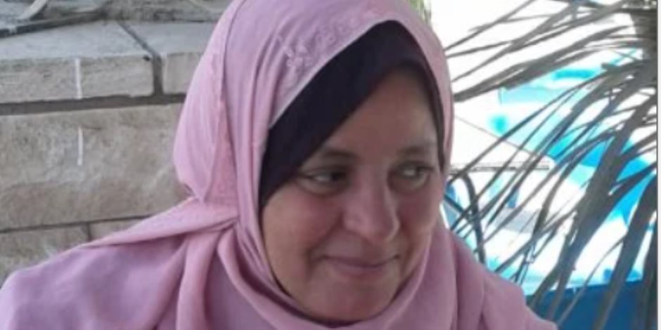 42 عامًا من التضحية.. الأم المثالية بالدقهلية تروي رحلة كفاح بعد وفاة زوجها حتى أصبح أحد أبنائها أستاذًا جامعيًا