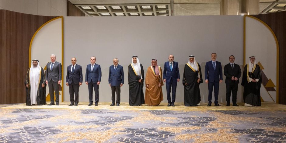 وزير الخارجية يشارك في الاجتماع الوزاري التشاوري بالرياض ويدين الاعتداءات الإيرانية الآثمة ويؤكد تضامن مصر الكامل مع دول الخليج الشقيقة