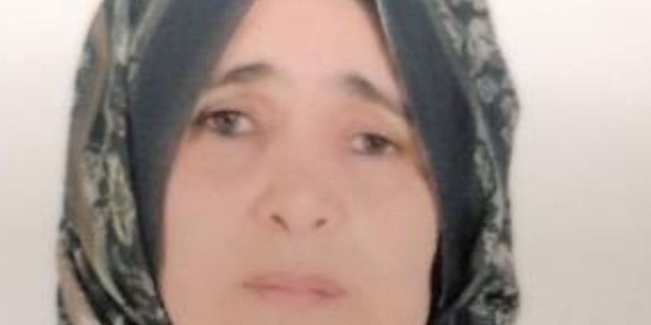 الأم المثالية في شمال سيناء رحلة كفاح صنعت جيلا من المتفوقين.. طبيبتين ومهندس و2 بمراحل التعليم 