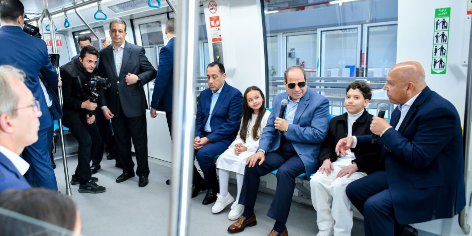 الفريق كامل الوزير للرئيس السيسي: مشروع مونوريل غرب النيل سينتهي بعد 6 أشهر من الآن