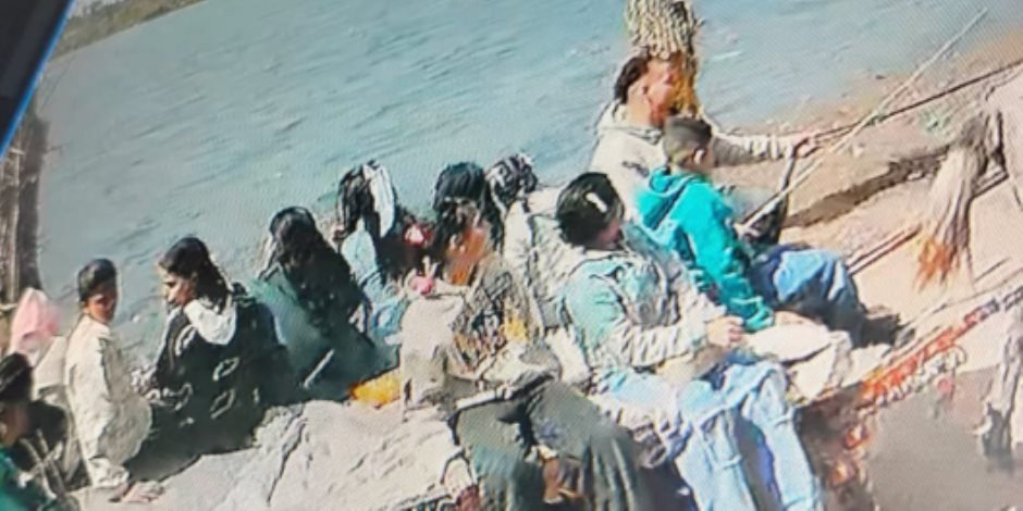 خلال احتفالات العيد.. مصرع وإصابة 7 أطفال في انقلاب عربة كارو بمصرف دمياط