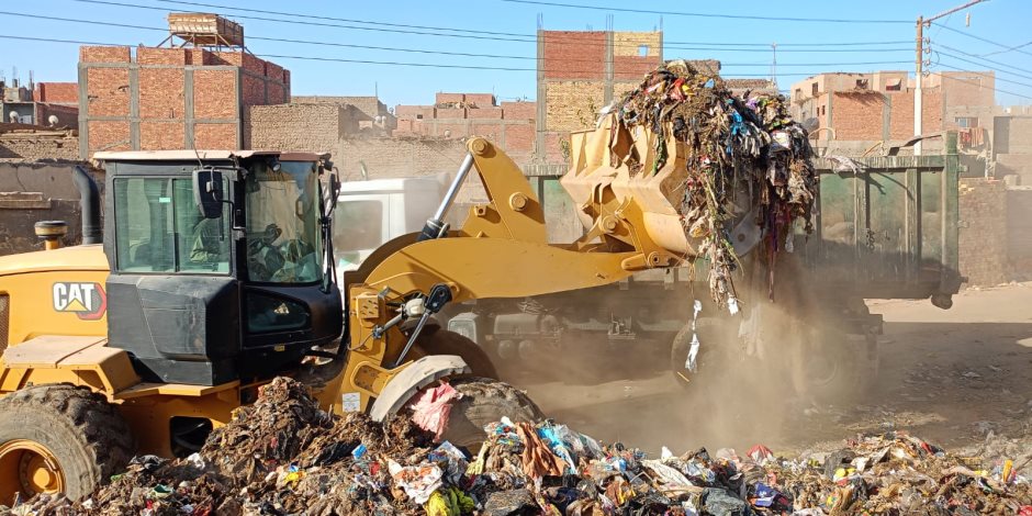 محافظ أسيوط: تكثيف حملات النظافة والحملات التموينية خلال أيام عيد الفطر المبارك