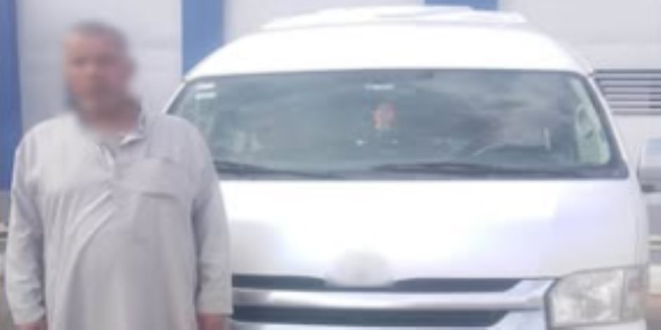 ضبط سائق ميكروباص طلب من سائح أجنبي تعريفة ركوب أزيد من المقررة في جنوب سيناء