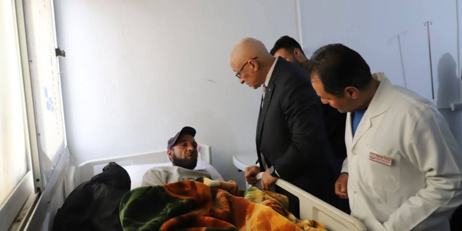 تحت مياه الأمطار.. محافظ شمال سيناء يتابع جاهزية مستشفى الشيخ زويد لاستقبال المصابين الفلسطينيين