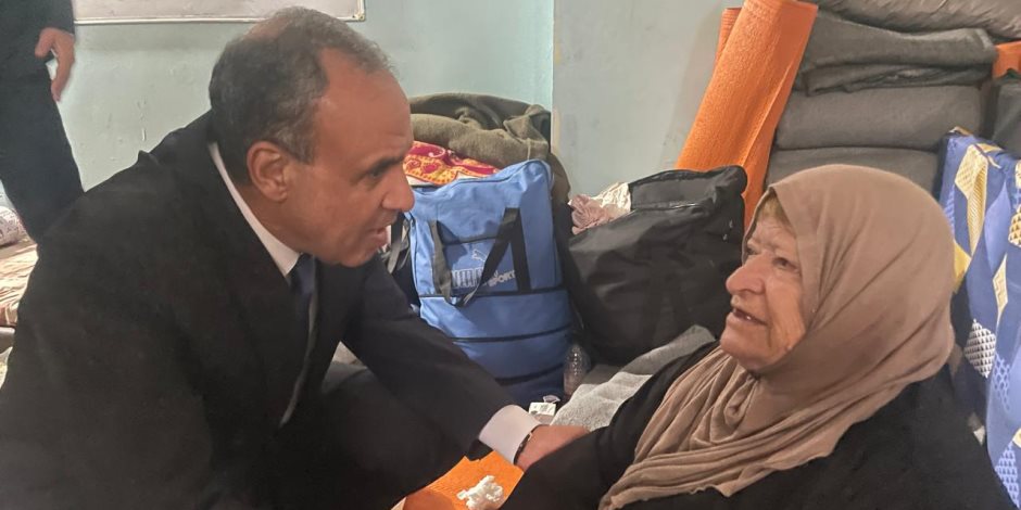 وزير الخارجية يزور مركز "روضة عمر الأنسي" لإيواء النازحين فى بيروت وينقل رسالة دعم مصرية 