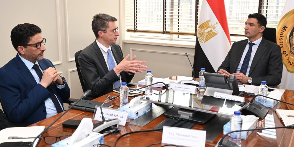  وزير الصناعة يبحث مع وفد البنك الدولي ومؤسسة التمويل الدولية سبل دعم المشروعات الصناعية في مصر