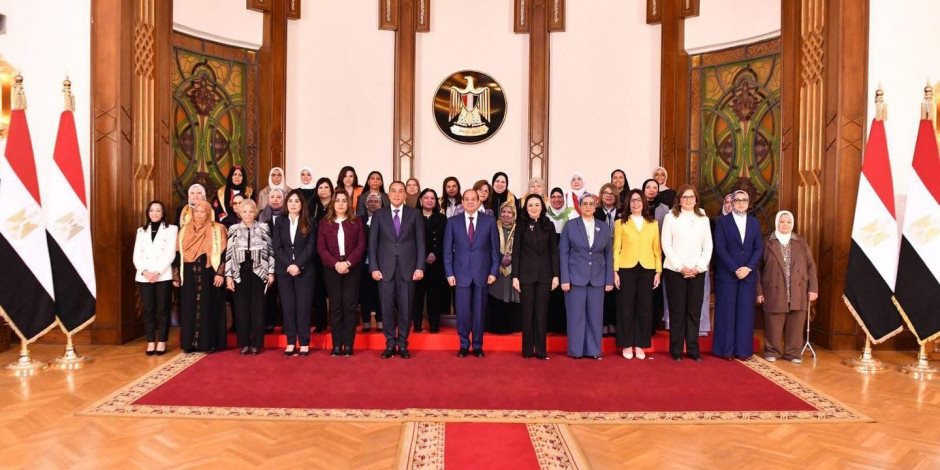 وزيرة الثقافة: احتفاء الرئيس عبد الفتاح السيسي بالمرأة المصرية يؤكد تقدير الدولة لدورها في بناء الوطن.. وعظيمات مصر شريكًا أصيلًا في بناء القوة الناعمة المصرية
