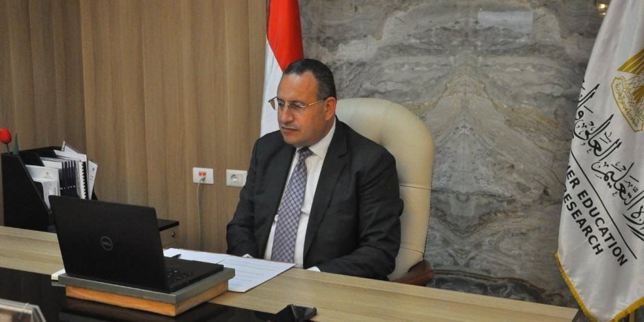 بعد اكتشاف نوع جديد من أسلاف القردة العليا.. وزير التعليم العالي: نعمل على توفير بيئة محفزة تمكن الباحث المصري من الإبداع