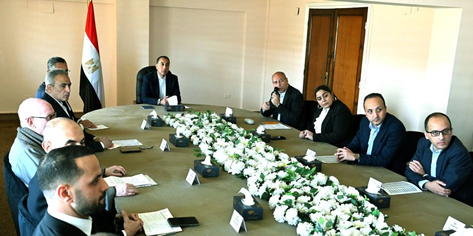 رئيس الوزراء: تقليل نسبة 30% من مخصص الوقود للسيارات الحكومية