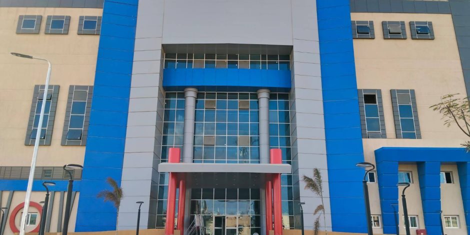 وزير الصحة يتلقى تقرير متابعة شهر مارس: 90 زيارة ميدانية لـ41 مستشفى و22 وحدة صحية